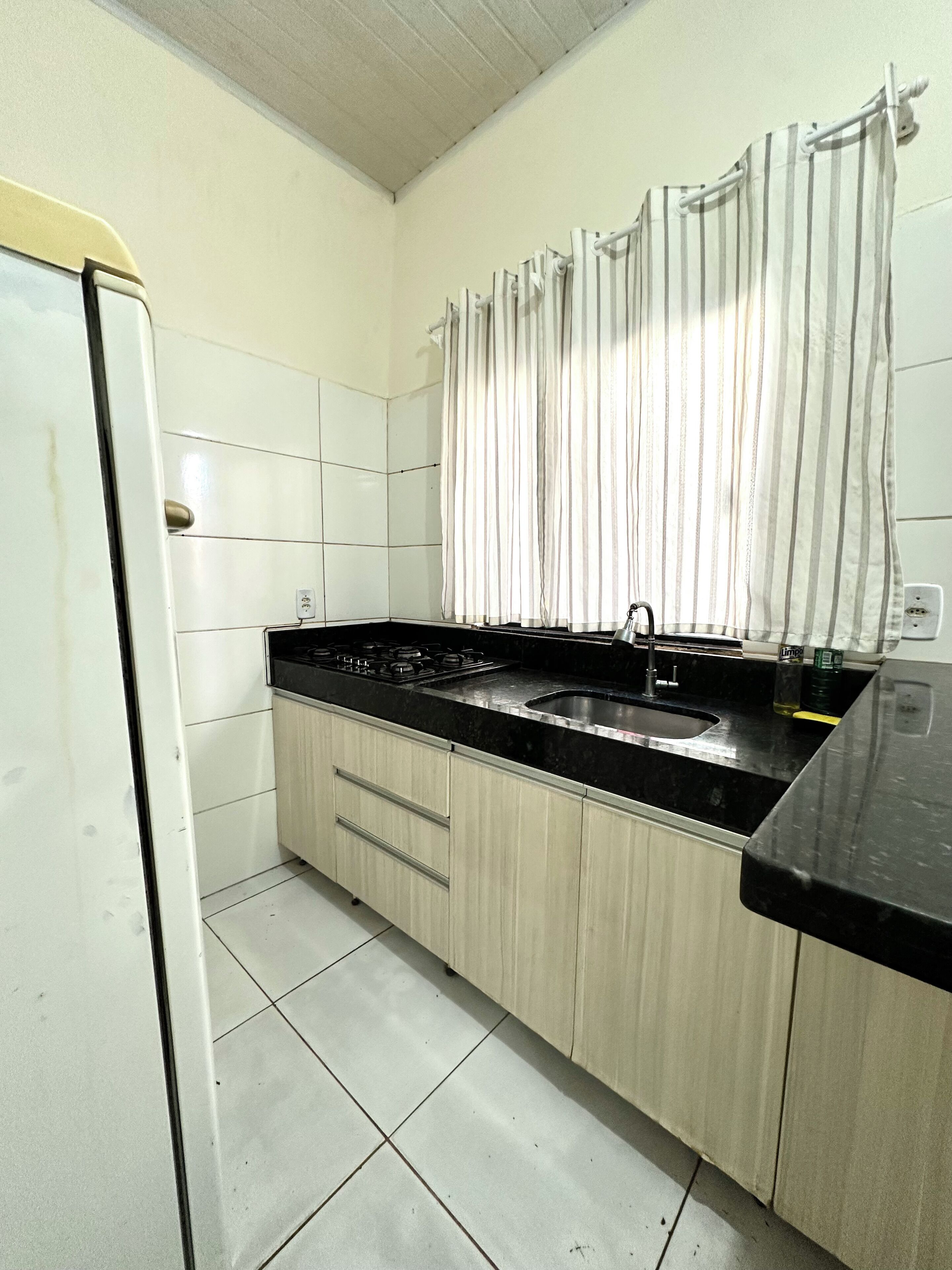 Casa geminada econômica, varanda | Cozinha privada | Mesas de jantar