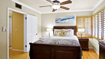 3 bedrooms, desk, iron/ironing board, free WiFi