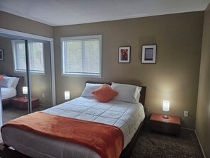 3 bedrooms, desk, iron/ironing board, travel cot