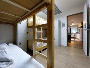 Iron/ironing board, free WiFi, bed sheets