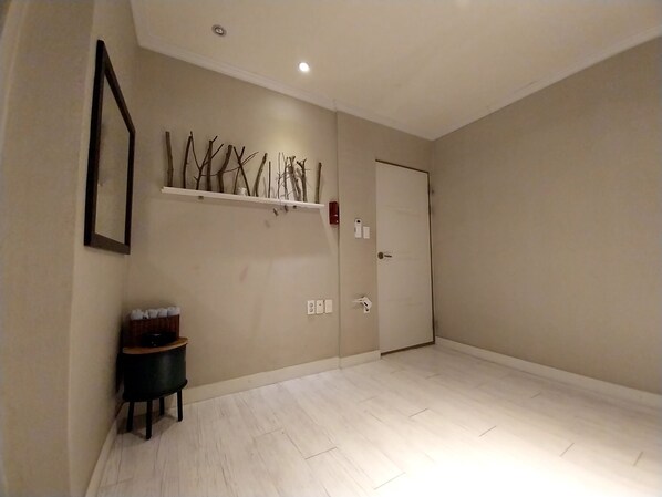 Standard Dormitory for 2 people | Straujárn/strauborð, ókeypis þráðlaus nettenging, rúmföt