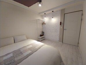 Standard Double Room | Iron/ironing board, free WiFi, bed sheets - Youngil Dae Guest house (Pohang)