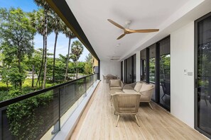 Perhehuoneisto, 3 makuuhuonetta, tupakointi kielletty, parveke | Parveke