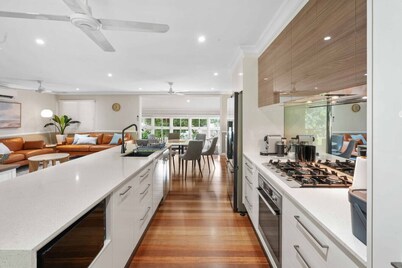 Stratford Serenity - The Perfect Family Retreat