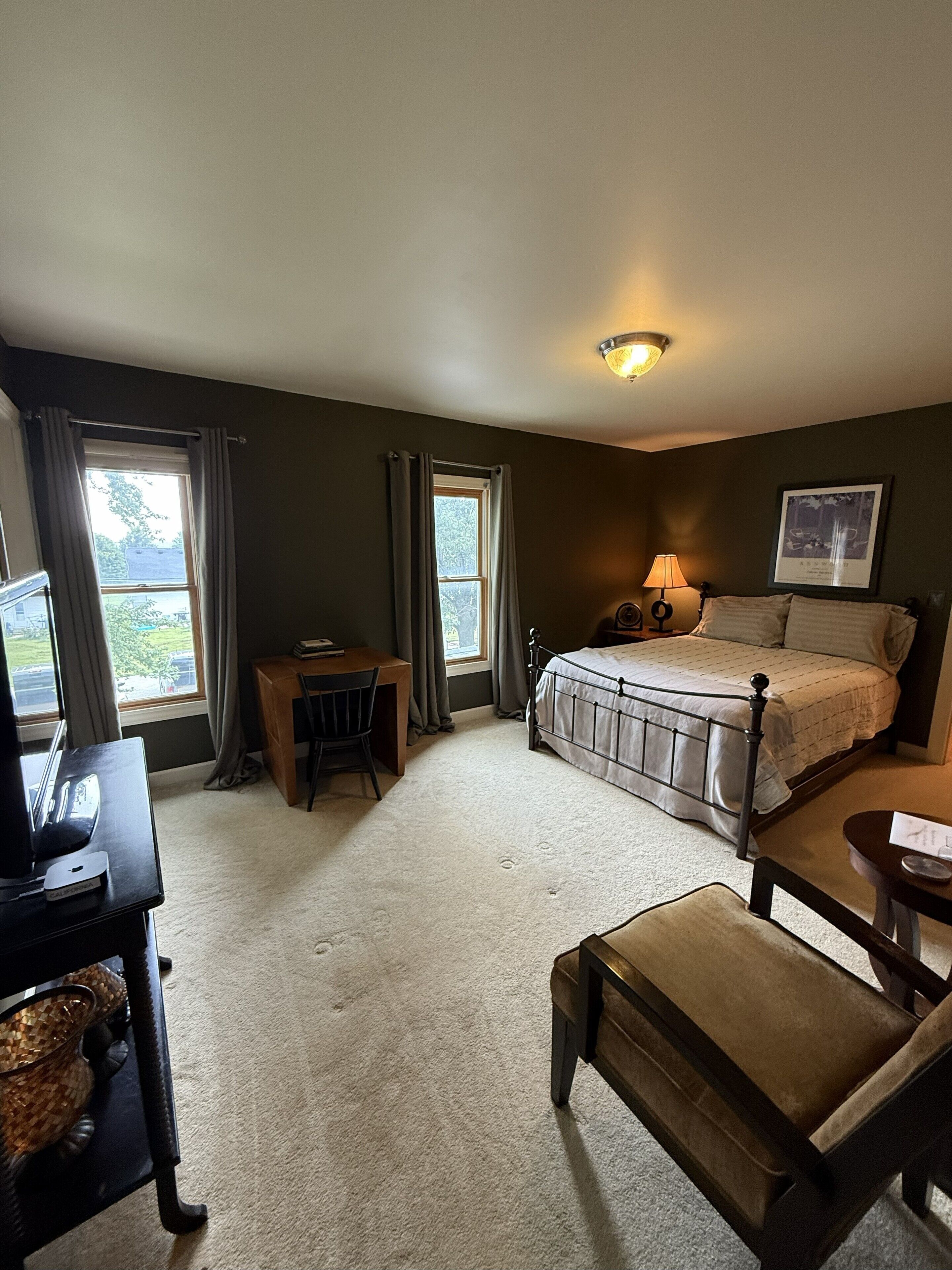 4 多间卧室、熨斗/熨衣板、WiFi、床单