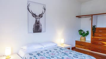 Economy Double Room, City View | Individually decorated, free WiFi, bed sheets