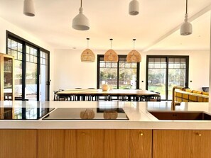 Dining - New villa Indoor pool 18pers (Gujan-Mestras)