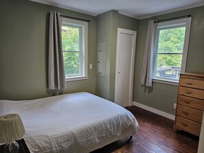 2 bedrooms, iron/ironing board, travel cot, WiFi