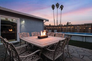 Outdoor dining - Entire home in Fairfield, California, United States 4 bedrooms7 beds2.5 baths (California)