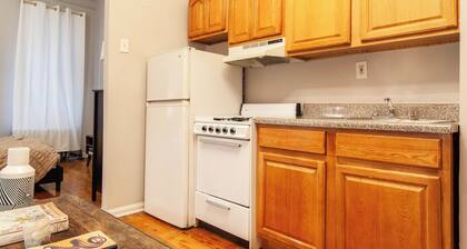 Cozy 1-bedroom apartment in awesome New York with AC Upper East Side