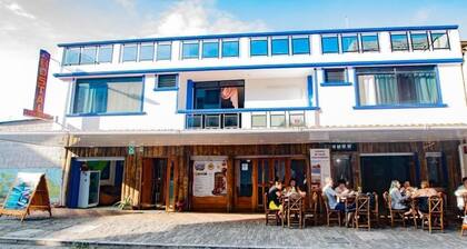 Hostal LeĂłn Dormido