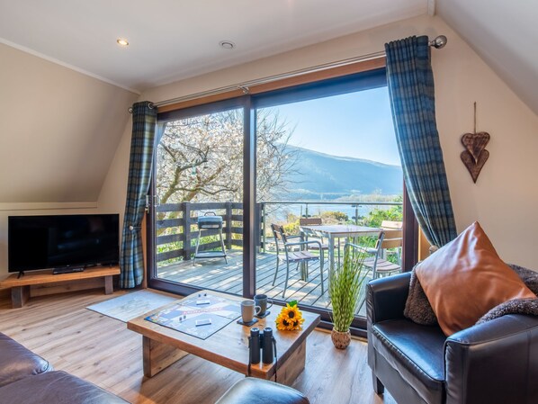 TV, DVD player - Sandpiper Lodge by Interhome (Invergarry)