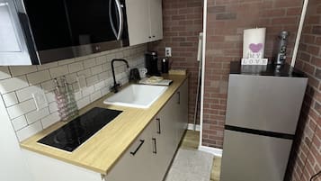 Fridge, microwave, coffee/tea maker, blender