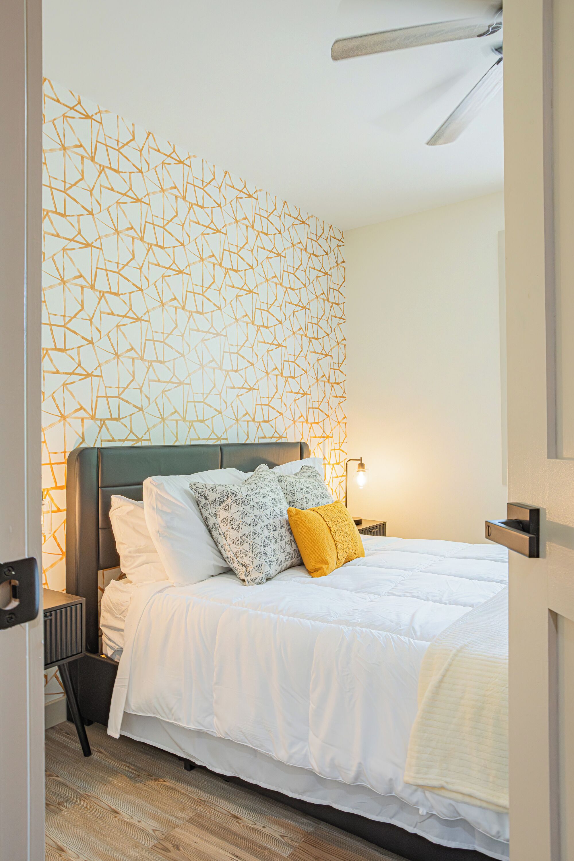 1 chambre, fer et planche à repasser, Wi-Fi gratuit, draps fournis