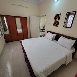 3 soverom, strykejern/-brett, wi-fi og sengetøy