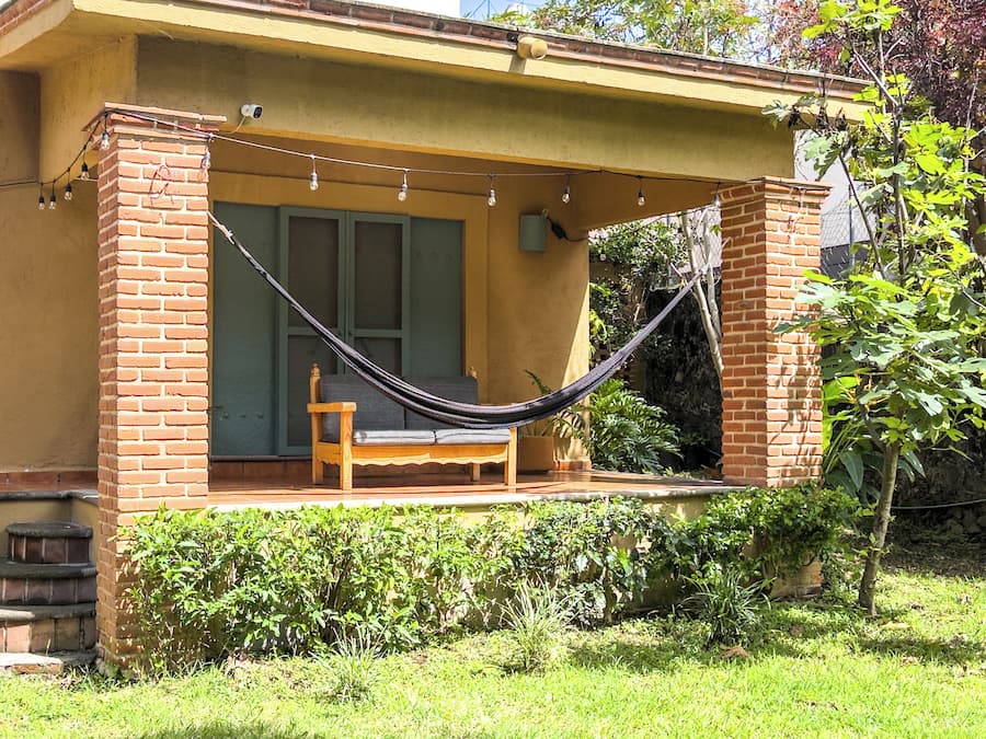 Duplex conforto, cozinha, vista para o jardim | Terraço/pátio