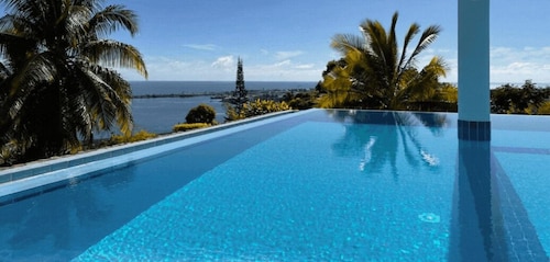 Apartment Papeete-Airport, Parking, wifi, AC,Pool