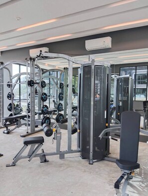 Dormitório compartilhado, 1 quarto, acessível | Sala de fitness