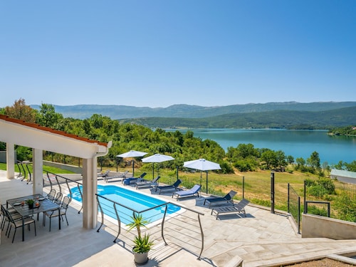 Escape on lake by Interhome