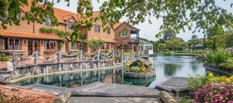 Monaco Village Apartment - Stylish Townhouse in Grand Arden Complex
