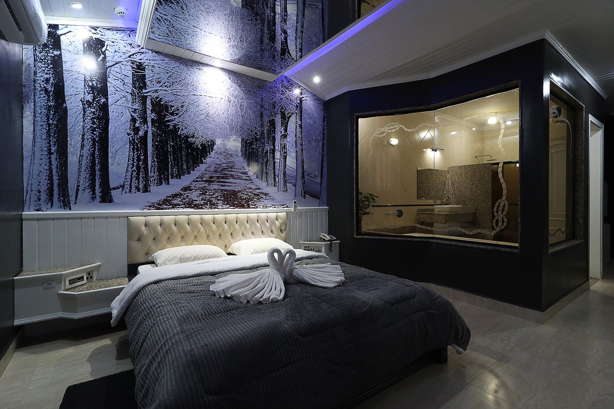 Standard Double Room, Pets Not Allowed | Living area | 40-inch LED TV with cable channels, Netflix, streaming services