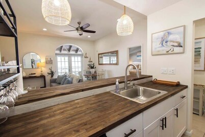 Sandbar Suite | 2 bed near Duval & waterfront