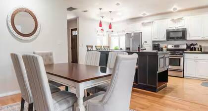 La Mesa Family Retreat - 20 minutes to Beaches & More!