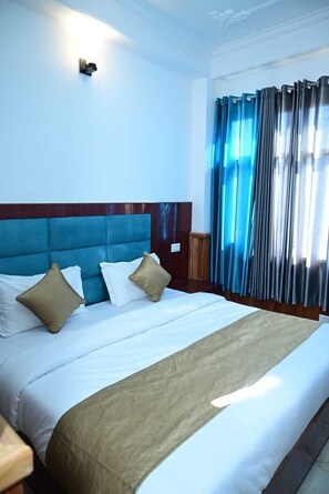 Superior kamer, 1 twee- of 2 eenpersoonsbedden, uitzicht op bergen | Gratis wifi