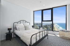 4 室のベッドルーム、デスク、アイロン / アイロン台、WiFi (無料)