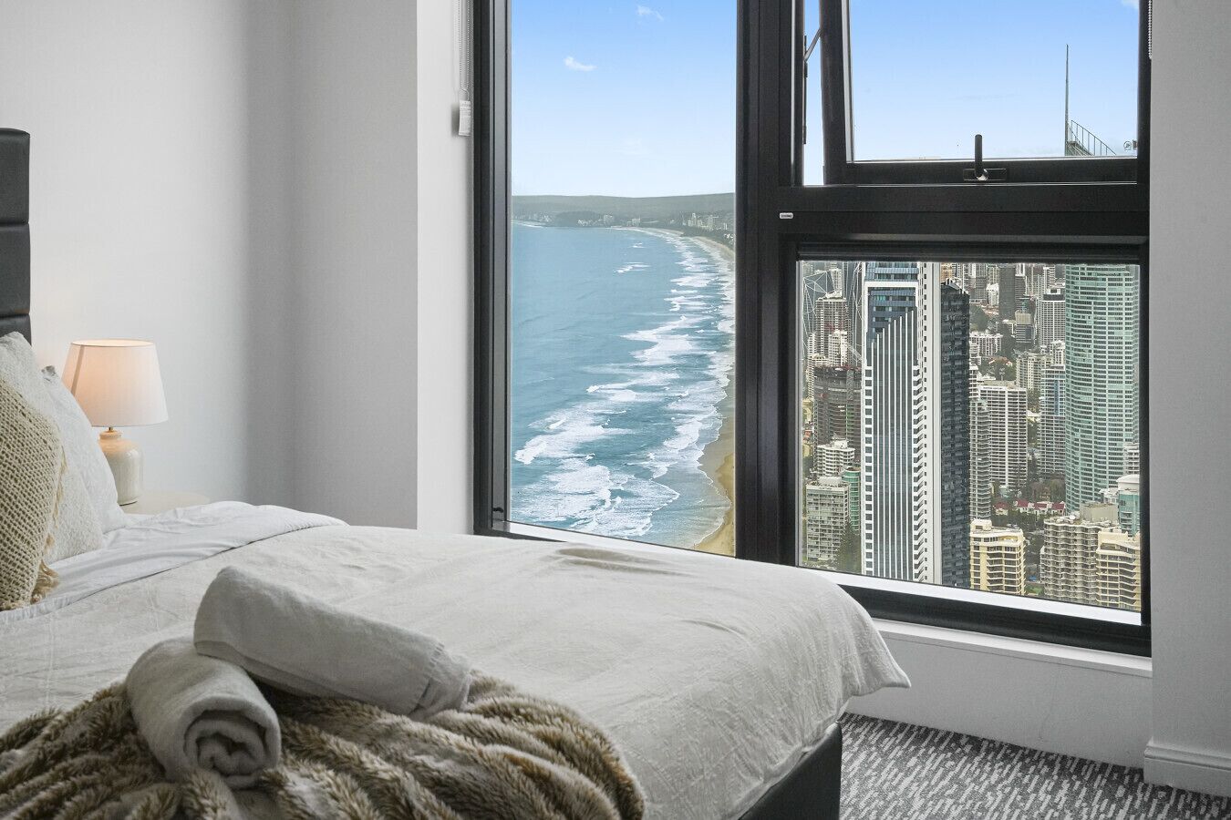 4 soverom, skrivebord, strykejern/-brett og wi-fi (inkludert)