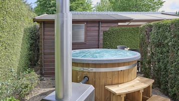 Bañera de hidromasaje exterior