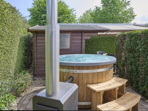 مغطس سبا خارجي