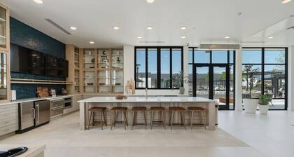 Dwntn Lux Townhome - Best Amenities- 3BD/4BA