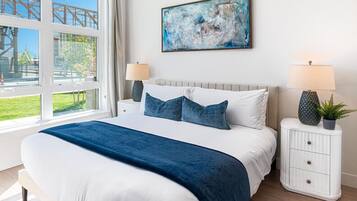 3 bedrooms, desk, iron/ironing board, travel cot