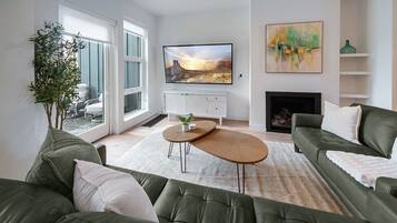 Smart TV, lareira, videogames