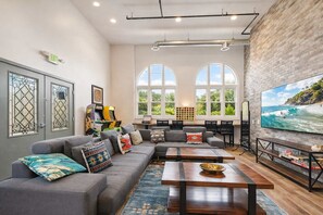 TV, stereo, offices - Spacious Private Retreat with Event Spaces (San Diego)