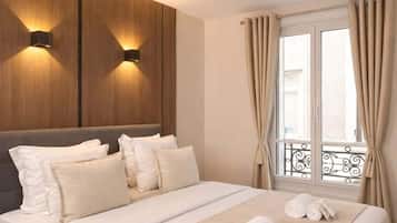 1 Schlafzimmer, Schreibtisch, Bügeleisen/Bügelbrett, Reisekinderbett