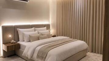 Free minibar, blackout curtains, soundproofing, iron/ironing board