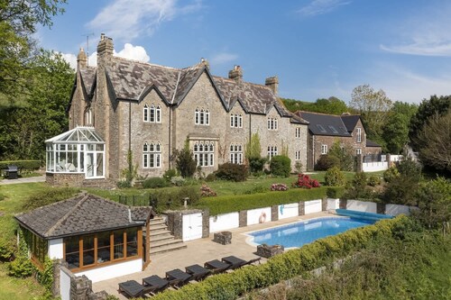 The Rectory, Stunning Views, Pool & Padel Court!