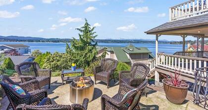 Bremerton Victorian Home w/ Modern Amenities