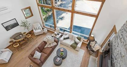 Sleeps 14~Hot Tub~Sauna~Fire Pit~Stunning Views!