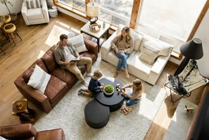 TV, fireplace, offices - Sleeps 14 • Hot Tub • Sauna •Fire Pit • New Build! (Government Camp)