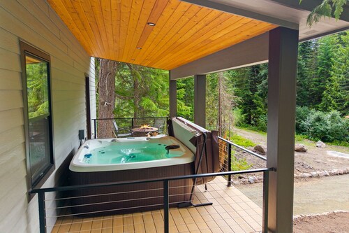 Sleeps 14 • Hot Tub • Sauna •Fire Pit • New Build!