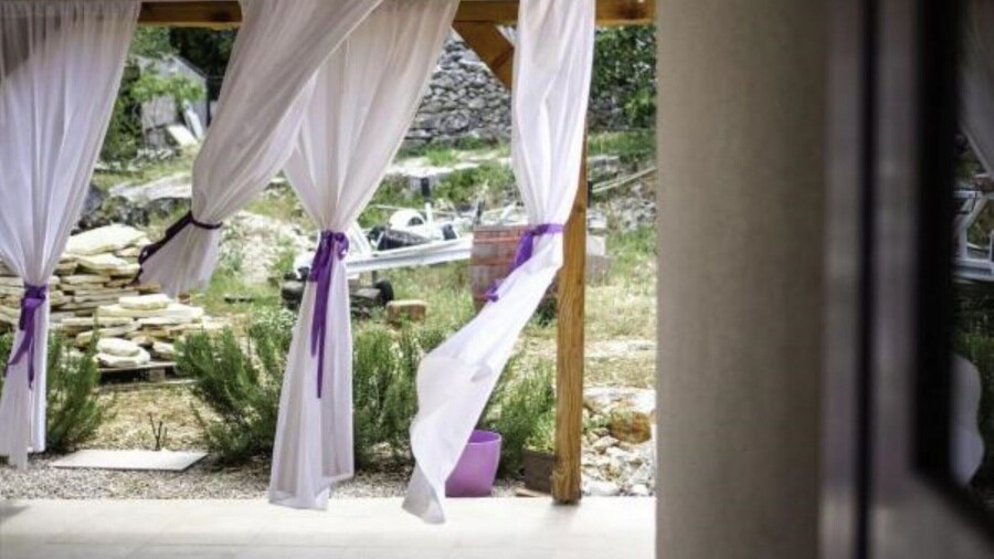 Cozy Apartment Near Raslina Beach