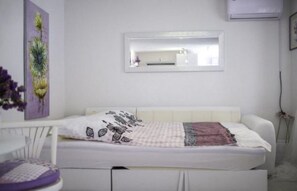 Apartment - Cozy Apartment Near Raslina Beach (Sibenik)