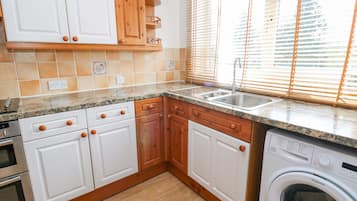 Utensilis de cuina, vaixella i coberteria