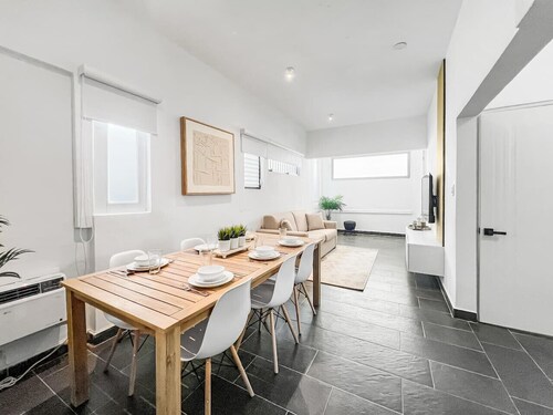 Casa Canova | Centric First Floor Apt @ San Juan