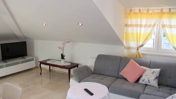 Apartment | Living room