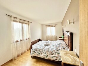4 camere, ferro/asse da stiro, culla da viaggio, Wi-Fi