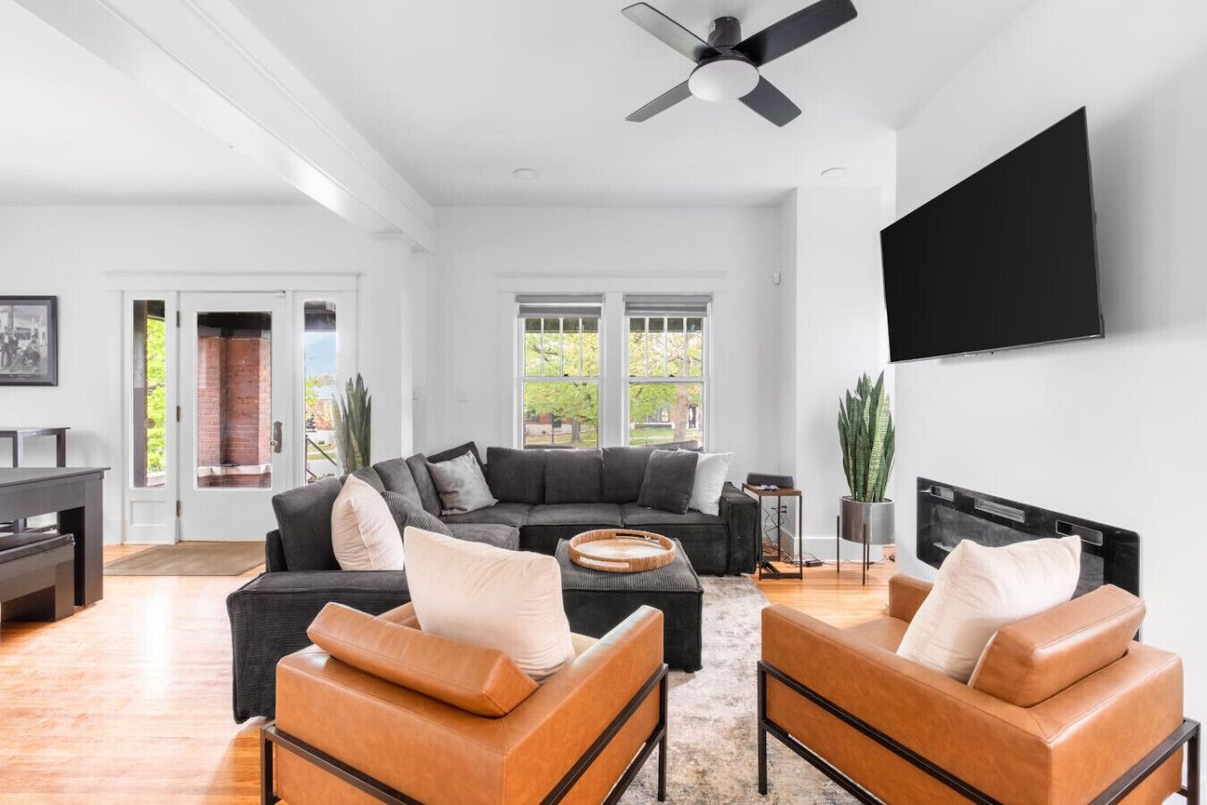 Smart TV, chimenea y tenis de mesa 